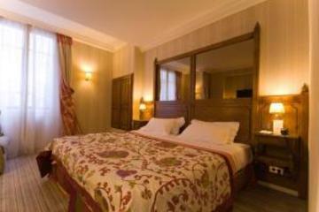 Au Manoir Saint Germain 4* Parigi