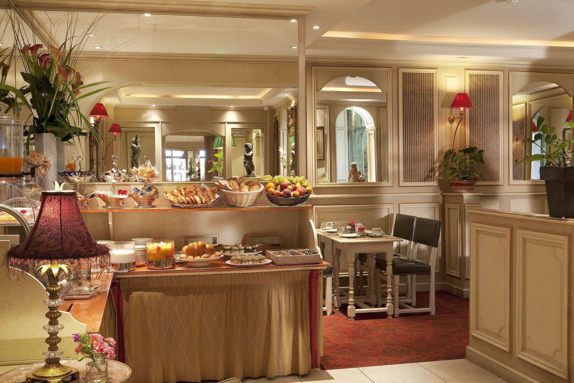 Au Manoir Saint Germain Parigi